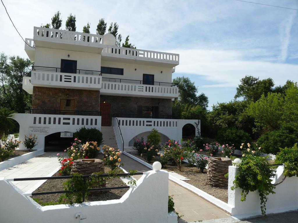 Zourpos Studios & Apartments Kalyves Exterior foto