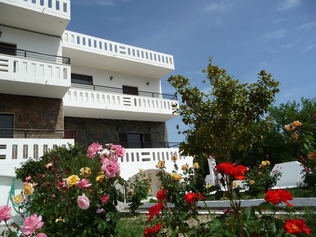 Zourpos Studios & Apartments Kalyves Exterior foto